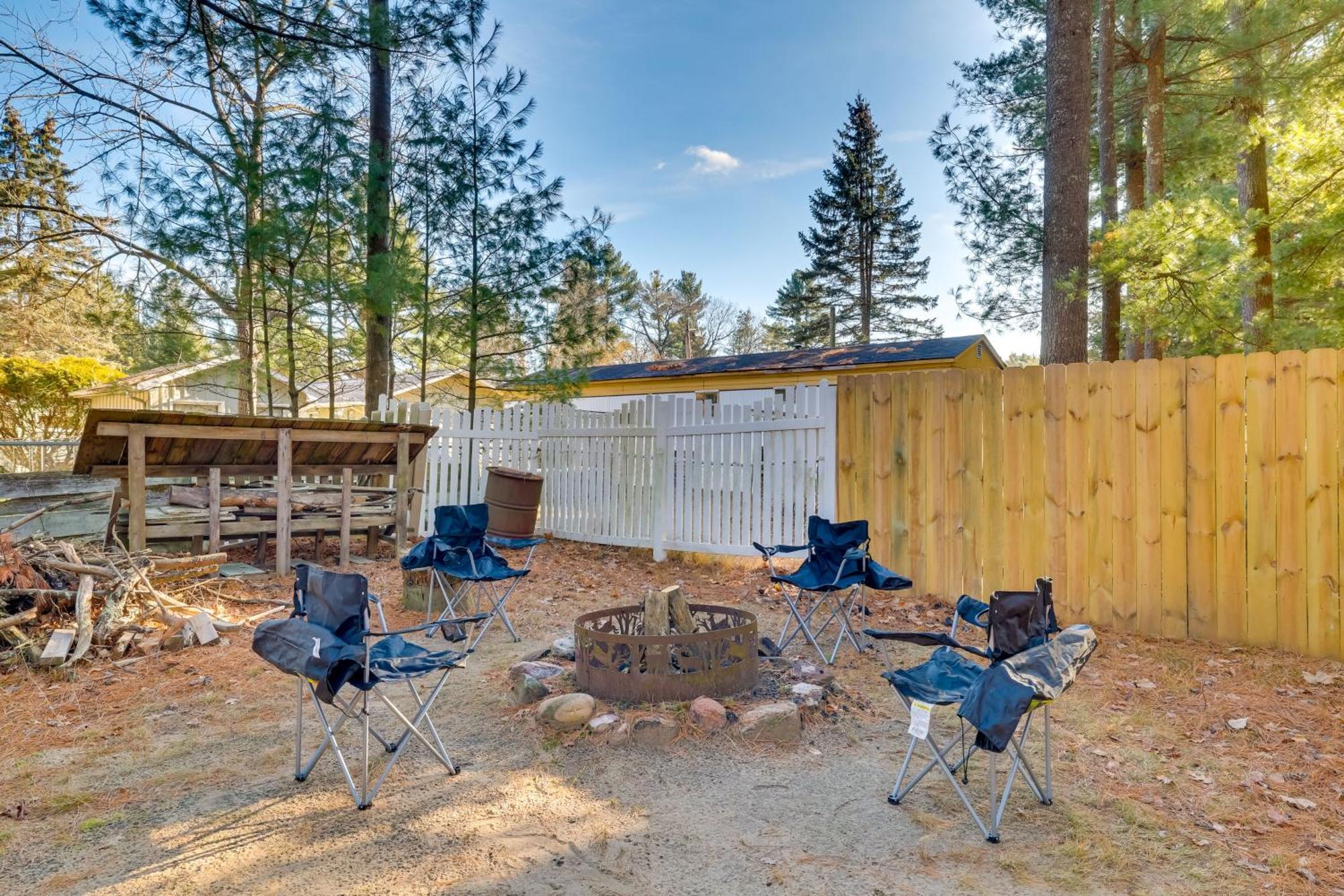 Wisconsin Cabin With Atv Trails, Near Lake Arbutus! Hatfield Bagian luar foto